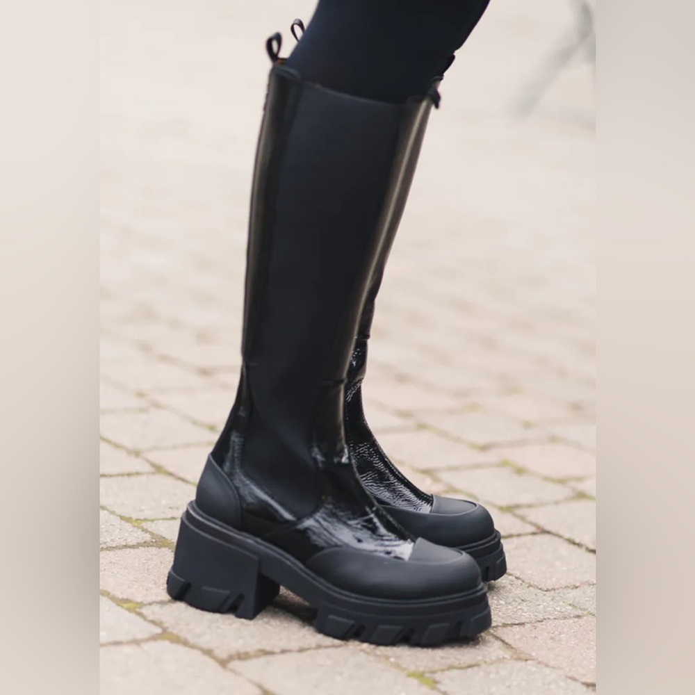 BNWT GANNI Black Cleated High Chelsea Tall Boots Size 37 - Picture 2 of 8